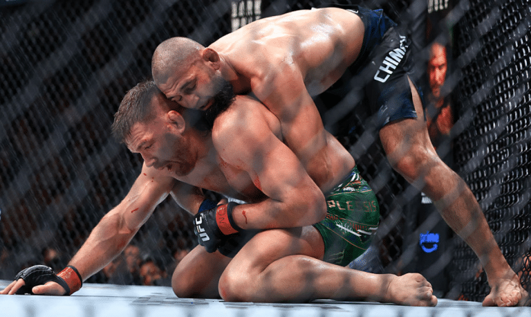 ชิมาเยฟ กระชากแชมป์โลกมิดเดิลเวท หลังไล่ปล้ำต้อน ดู เพลสซิส ขาดลอยศึก UFC 319