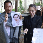 พบศพตำรวจพร้อมภรรยาเสียชีวิตคาบ้านพัก เผยเพิ่งส่งญาติกลับบ้านก่อนเหตุสลด