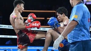 วัย 19 ปีแต่ครองสังเวียนราชดำเนิน! “ซุปเปอร์บอย” ใช้ความยาวทุบ “พีรพัฒน์” คว้าชัยเอกฉันท์ศึกเพชรยินดี