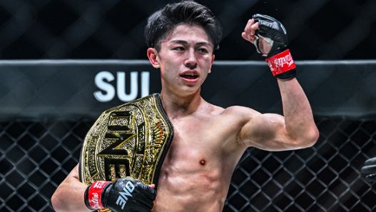 นาดากะ มั่นใจเต็มร้อย! เปิดตำราความเร็วล้มมวยไทย ทรงชัยน้อย 9 ไฟต์ไม่แพ้ใคร บนสังเวียนบ้านเกิดโตเกียว