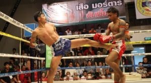 ดาวรุ่งวัย 19 พลิกเกม! ก้องธรณี สันติอุบล อาศัยหมัดแม่น โค่น สิงห์ดำ คว้าชัยคู่เอกมวยไทย 7 สี