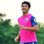 ธีรภัทร ปรือทอง: เด็ก 18 ปีที่กำลังเขียนประวัติศาสตร์ใหม่ให้ฟุตบอลไทยในแดนซามูไร
