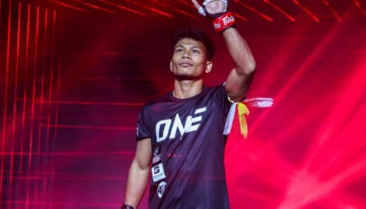 หนุ่มสุรินทร์ ย้ำแค้น “ทรงชัยน้อย” สำเร็จ! เปิดศึกล่าฝันคืนบัลลังก์โลกจาก “นาดากะ” บทพิสูจน์ว่าฟอร์มที่แท้จริงไม่เคยโกหกใคร