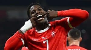 เปิดดีลช็อกวงการลูกหนัง! “บรีล เอ็มโบโล่” ทิ้งยุโรป ทุ่ม 17 ล้านยูโร ซบ MLS เบื้องหลังการตัดสินใจที่ไม่ใช่แค่เรื่องเงิน