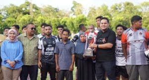 น้ำใจเหนือถ้วยรางวัล: เมื่อสองทีมฟุตบอลชายแดนใต้ยอมสละเงิน 2 แสนบาท เพื่อครอบครัวเพื่อนนักเตะที่จากไปกลางสนาม