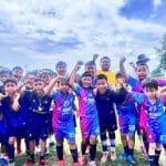สร้างแรงบันดาลใจต่อเนื่อง! ‘มาดามแป้ง’ มอบบัตรฟรี ให้ ‘โรงเรียน-อคาเดมี’ เชียร์ทีมชาติไทย พบ สิงคโปร์ รอบรองฯ ศึกอาเซียน คัพ 2026 — เปิดแต้มต่อ 3-1 ก่อนศึกชี้ชะตาที่ราชมังคลา